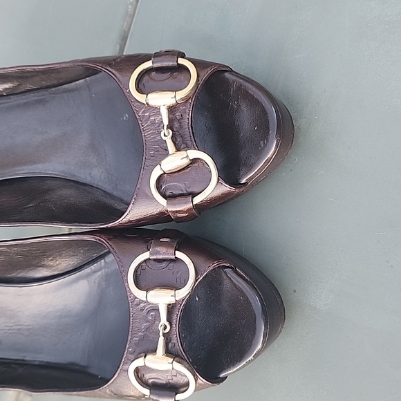 Gucci Gold clasp Horsebit Brown Leather GG Peep Toe Heels Size 40.5 C - Picture 5 of 12